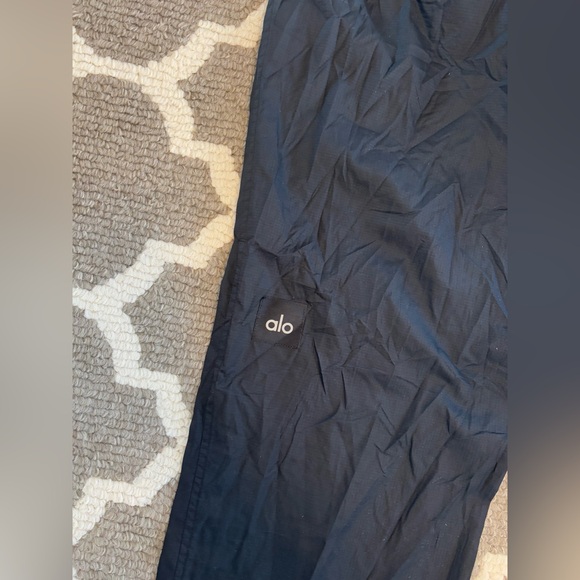 NWT Alo Yoga Cloud Nine Pant size medium - Picture 6 of 6